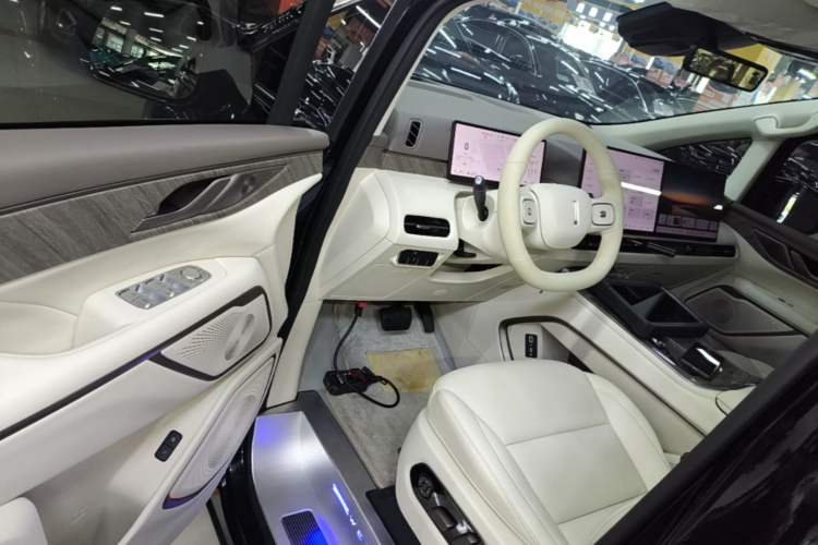 Used Wey Gaoshan 2025 Four-Wheel Drive Alpine 8 Driver Seat