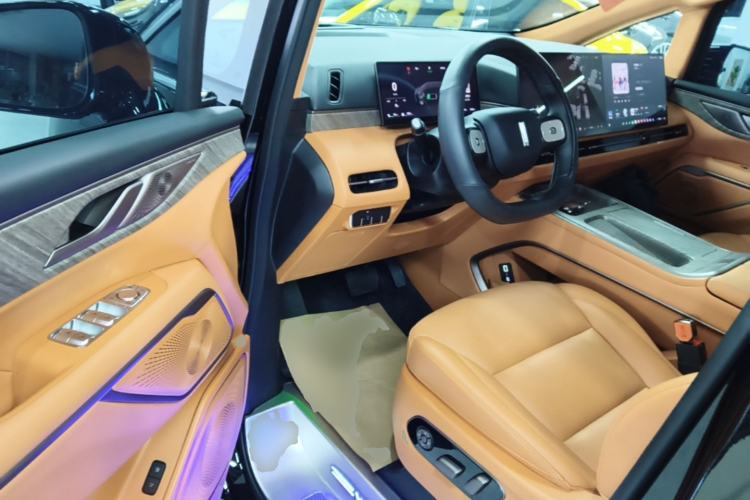Used Wey Gaoshan 2025 Four-Wheel Drive Alpine 8 Driver Seat