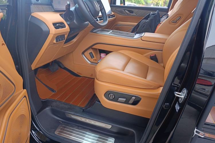 Used Wey Gaoshan 2025 Four-Wheel Drive Alpine 8 Driver Seat