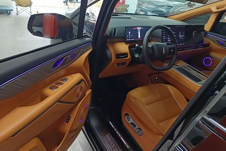 Used Wey Gaoshan 2025 Four-Wheel Drive Alpine 8 Driver Seat