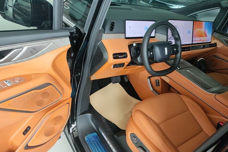 Used Wey Gaoshan 2025 Four-Wheel Drive Alpine 8 Driver Seat