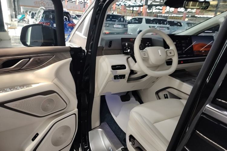 Used Wey Gaoshan 2025 Four-Wheel Drive Alpine 8 Driver Seat