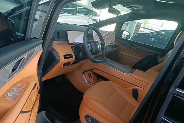 Used Wey Gaoshan 2025 Four-Wheel Drive Alpine 8 Driver Seat