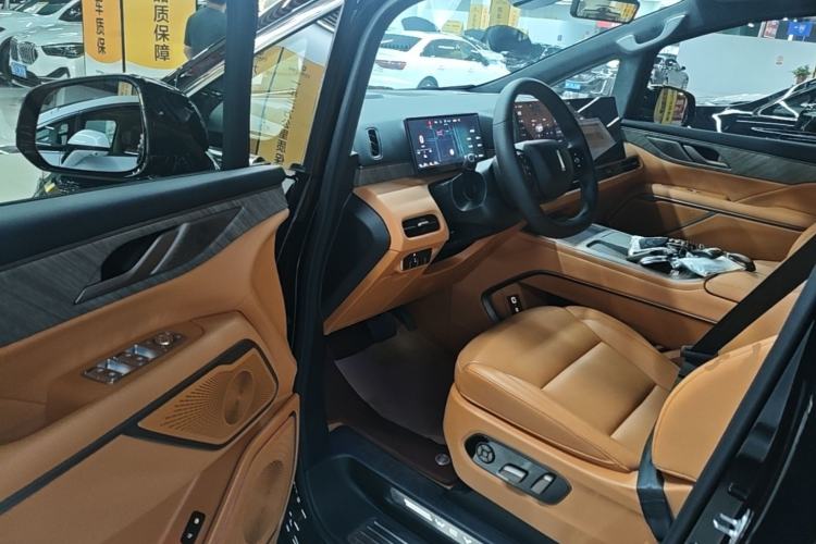 Used Wey Gaoshan 2025 Four-Wheel Drive Alpine 8 Driver Seat