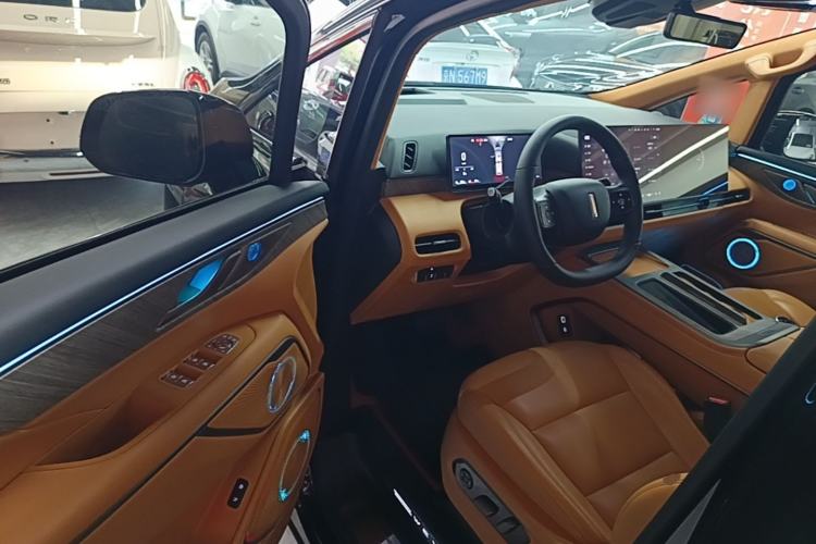 Used Wey Gaoshan 2025 Four-Wheel Drive Alpine 8 Driver Seat