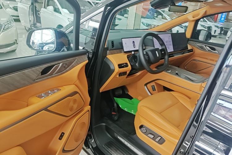 Used Wey Gaoshan 2025 Four-Wheel Drive Alpine 8 Driver Seat