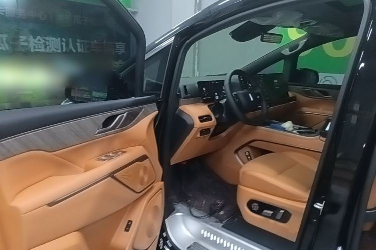 Used Wey Gaoshan 2025 Four-Wheel Drive Alpine 8 Driver Seat