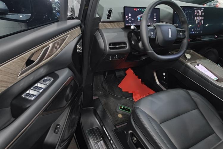 Used Wey Gaoshan 2025 Four-Wheel Drive Alpine 8 Driver Seat