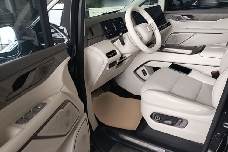 Used Wey Gaoshan 2025 Model Four-Wheel Drive Gao Shan 7 Driver Seat