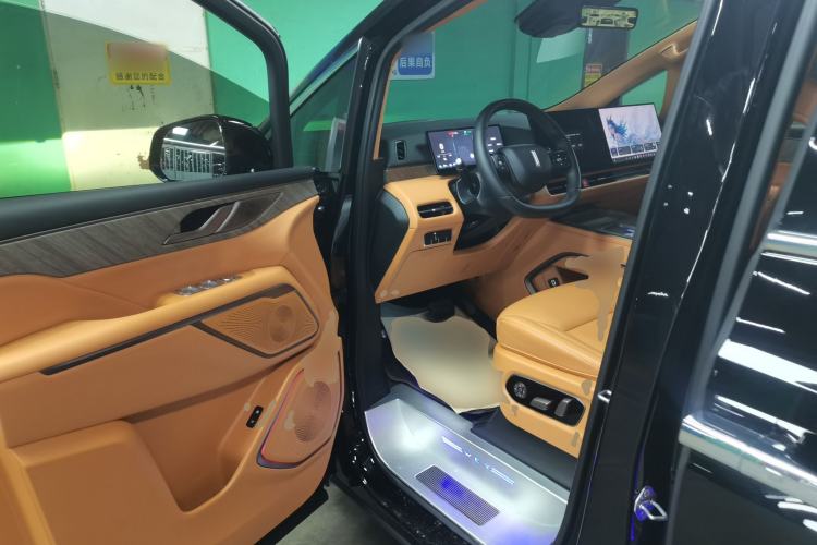 Used Wey Gaoshan 2025 Four-Wheel Drive Alpine 9 Driver Seat