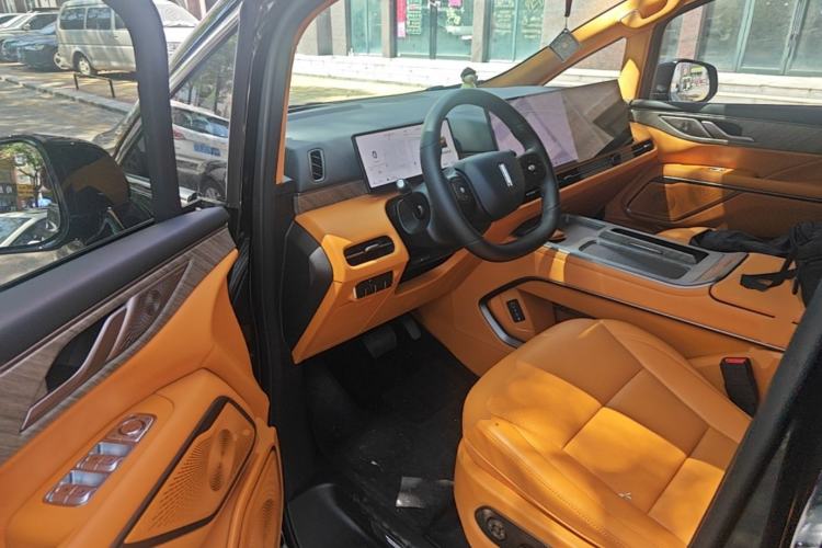 Used Wey Gaoshan 2025 Four-Wheel Drive Alpine 8 Driver Seat