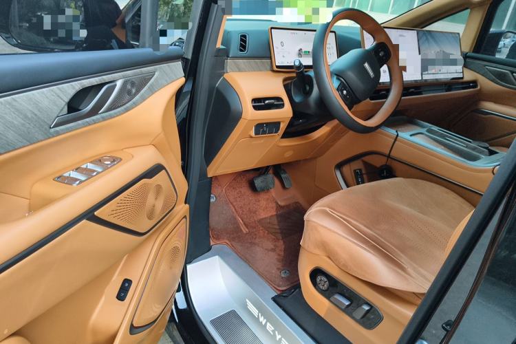 Used Wey Gaoshan 2025 Four-Wheel Drive Alpine 8 Driver Seat
