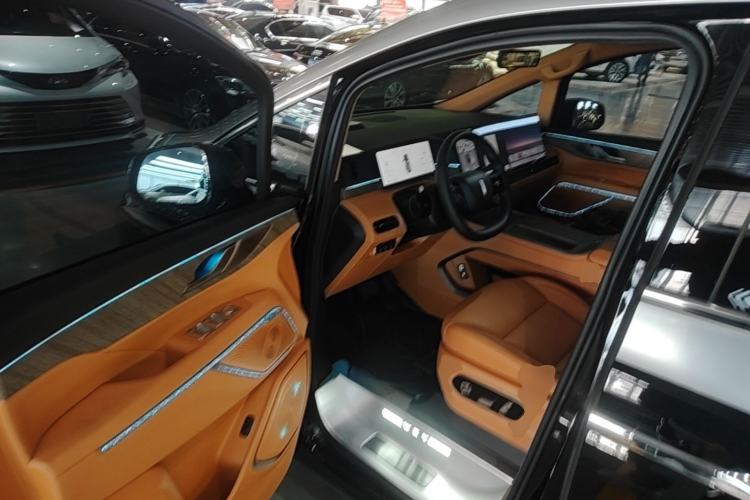Used Wey Gaoshan 2025 Four-Wheel Drive Alpine 8 Driver Seat