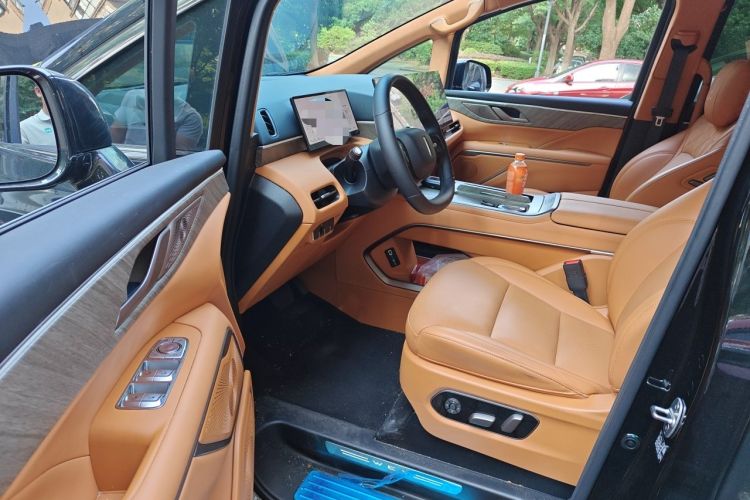 Used Wey Gaoshan 2025 Four-Wheel Drive Alpine 8 Driver Seat