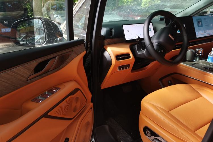 Used Wey Gaoshan 2025 Four-Wheel Drive Alpine 8 Driver Seat