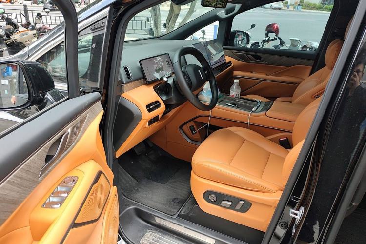 Used Wey Gaoshan 2025 Four-Wheel Drive Alpine 8 Driver Seat