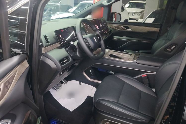 Used Wey Gaoshan 2025 Four-Wheel Drive Alpine 8 Driver Seat