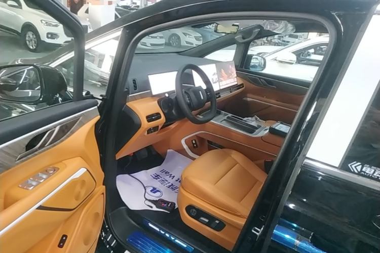 Used Wey Gaoshan 2025 Four-Wheel Drive Alpine 8 Driver Seat