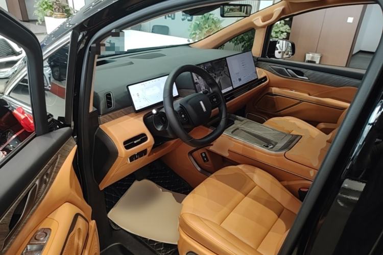 Used Wey Gaoshan 2025 Four-Wheel Drive Alpine 8 Driver Seat