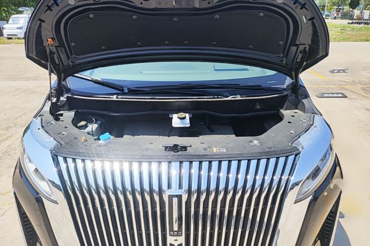 Used Wey Gaoshan 2025 Model Four-Wheel Drive Gao Shan 7 Engine Bay