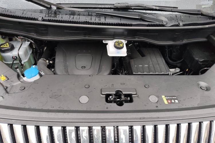 Used Wey Gaoshan 2025 Four-Wheel Drive Alpine 8 Engine Bay