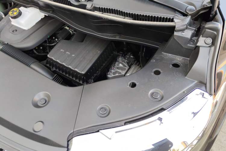 Used Wey Gaoshan 2025 Four-Wheel Drive Alpine 9 Engine Bay Left
