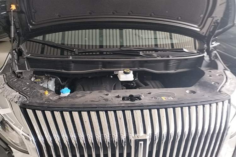 Used Wey Gaoshan 2025 Model Four-Wheel Drive Gao Shan 7 Engine Bay