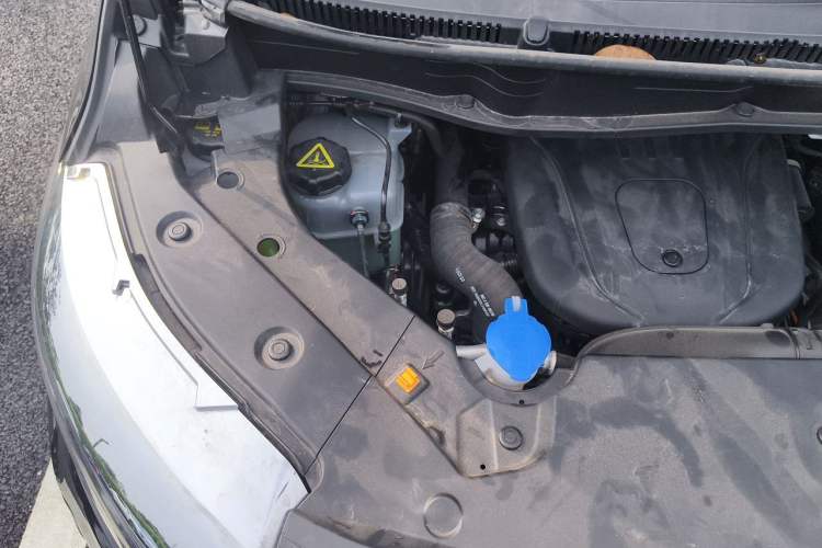 Used Wey Gaoshan 2025 Four-Wheel Drive Alpine 8 Engine Bay Right