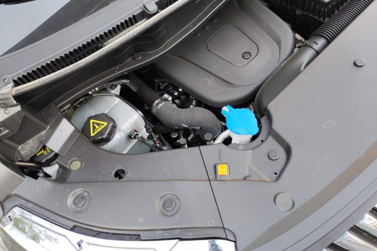 Used Wey Gaoshan 2025 Four-Wheel Drive Alpine 9 Engine Bay Right