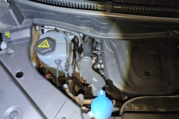 Used Wey Gaoshan 2025 Four-Wheel Drive Alpine 8 Engine Bay Right