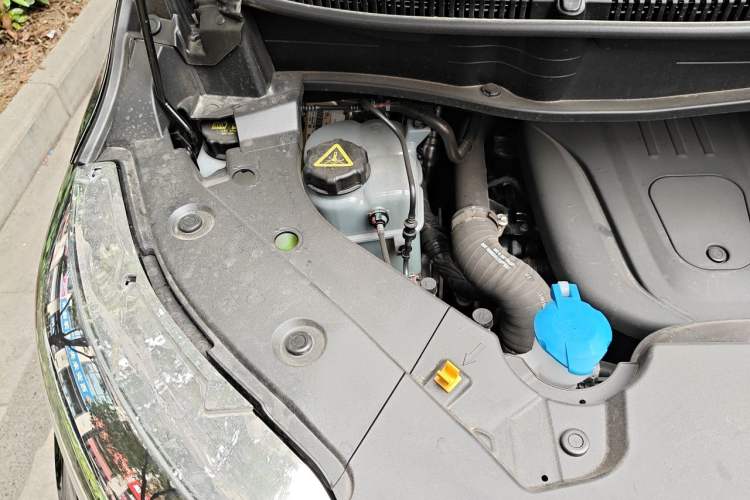 Used Wey Gaoshan 2025 Four-Wheel Drive Alpine 8 Engine Bay Right