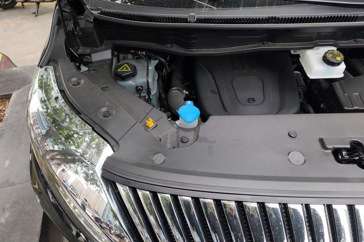Used Wey Gaoshan 2025 Four-Wheel Drive Alpine 8 Engine Bay Right