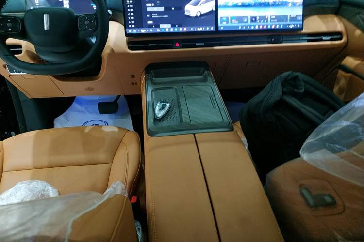 Used Wey Gaoshan 2025 Four-Wheel Drive Alpine 9 Gear Lever