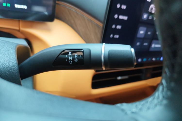 Used Wey Gaoshan 2025 Four-Wheel Drive Alpine 8 Gear Lever