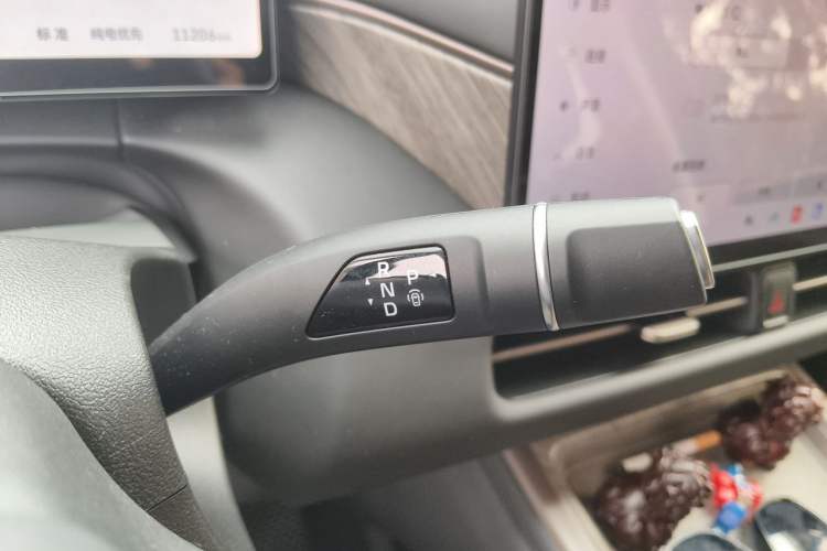 Used Wey Gaoshan 2025 Four-Wheel Drive Alpine 8 Gear Lever