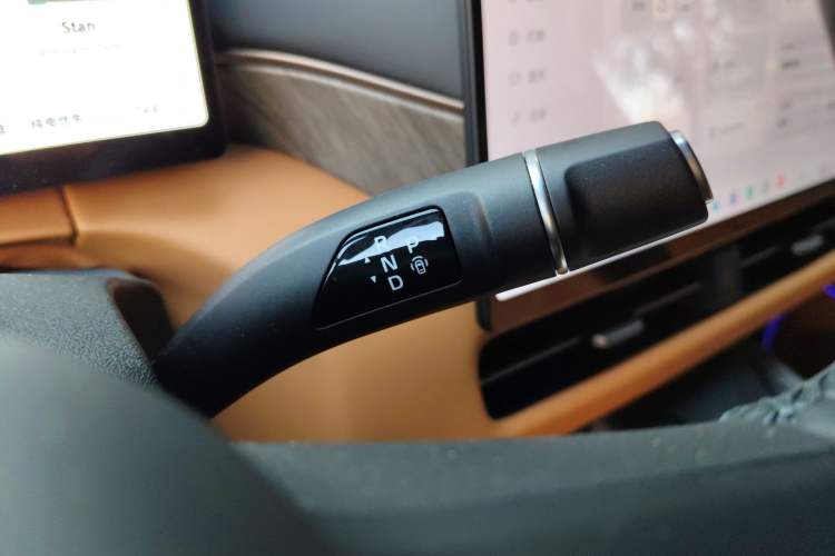 Used Wey Gaoshan 2025 Four-Wheel Drive Alpine 9 Gear Lever
