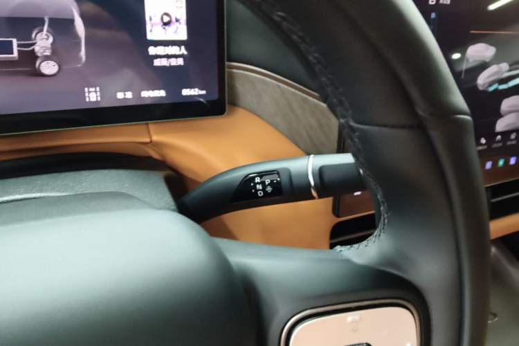 Used Wey Gaoshan 2025 Four-Wheel Drive Alpine 8 Gear Lever