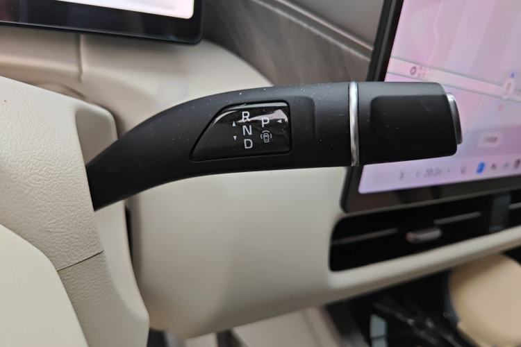 Used Wey Gaoshan 2025 Four-Wheel Drive Alpine 8 Gear Lever