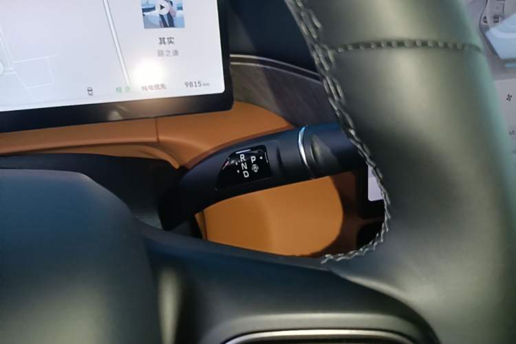 Used Wey Gaoshan 2025 Four-Wheel Drive Alpine 8 Gear Lever