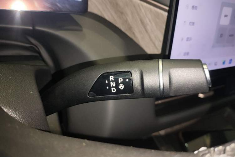 Used Wey Gaoshan 2025 Four-Wheel Drive Alpine 8 Gear Lever