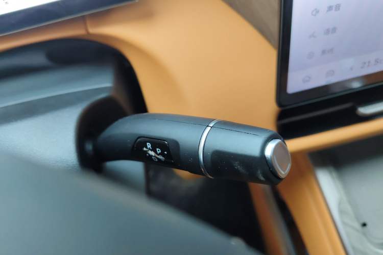 Used Wey Gaoshan 2025 Four-Wheel Drive Alpine 8 Gear Lever