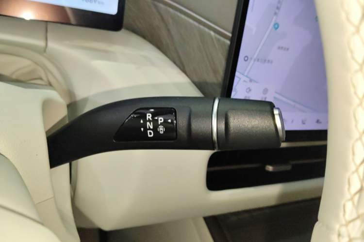 Used Wey Gaoshan 2025 Four-Wheel Drive Alpine 8 Gear Lever