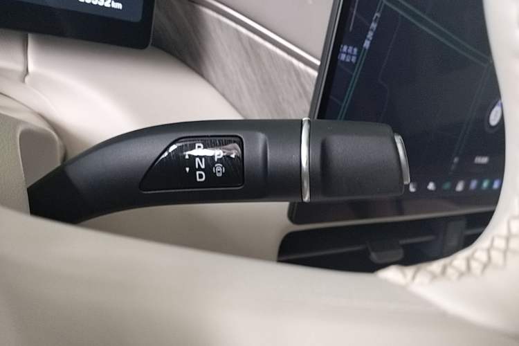 Used Wey Gaoshan 2025 Model Four-Wheel Drive Gao Shan 7 Gear Lever