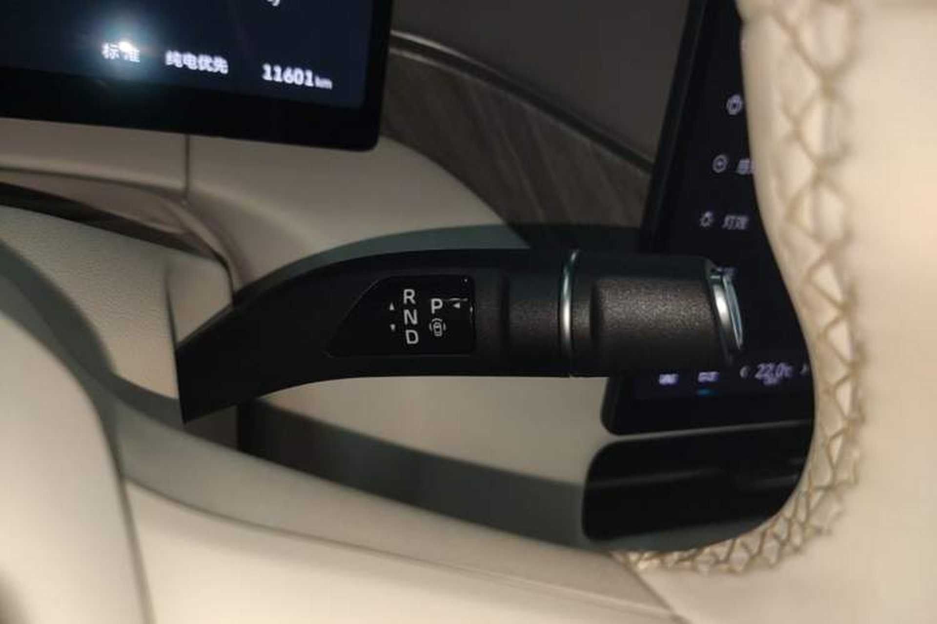 Used Wey Gaoshan 2025 Four-Wheel Drive Alpine 8 Gear Lever