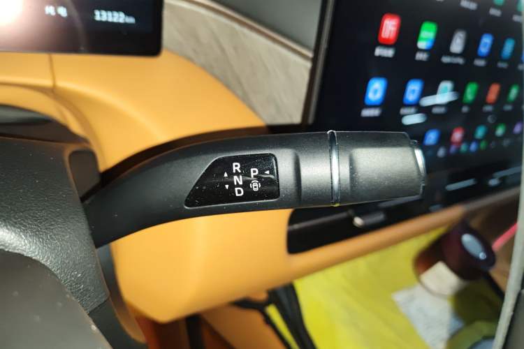 Used Wey Gaoshan 2025 Four-Wheel Drive Alpine 8 Gear Lever