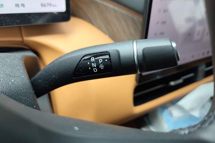 Used Wey Gaoshan 2025 Four-Wheel Drive Alpine 8 Gear Lever