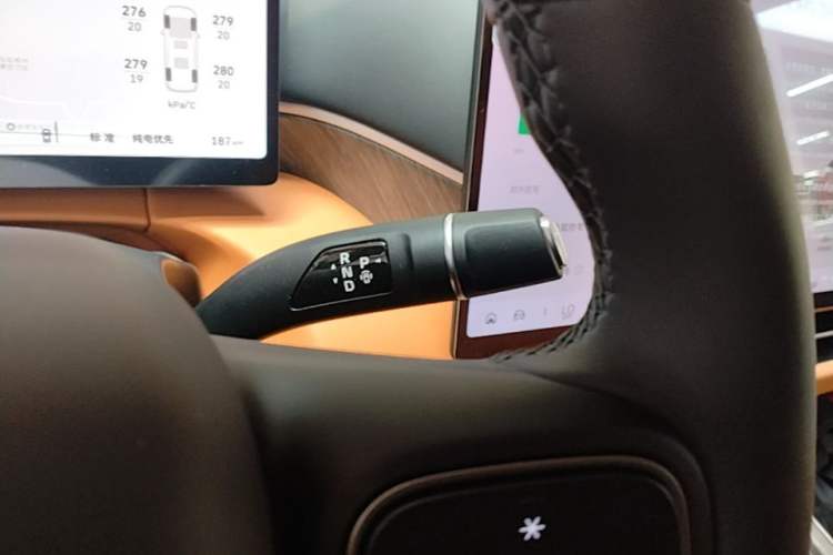 Used Wey Gaoshan 2025 Four-Wheel Drive Alpine 8 Gear Lever