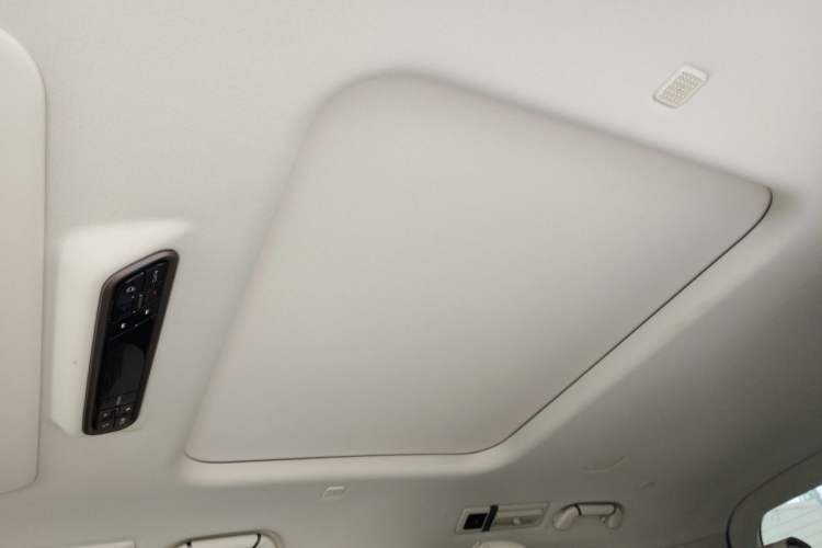Used Wey Gaoshan 2025 Model Four-Wheel Drive Gao Shan 7 Headliner