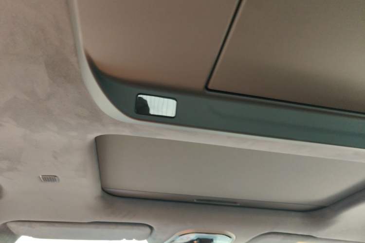 Used Wey Gaoshan 2025 Four-Wheel Drive Alpine 9 Headliner
