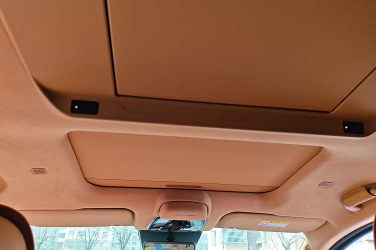 Used Wey Gaoshan 2025 Four-Wheel Drive Alpine 8 Headliner